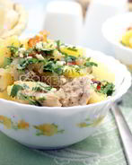 Картофель запеченный с курицей в горшочке