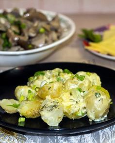 Картошка в чесночном соусе запеченная в духовке