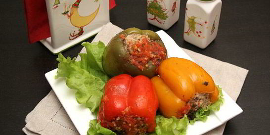 Перец фаршированный мясом и рисом