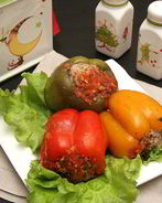 Перец фаршированный мясом и рисом