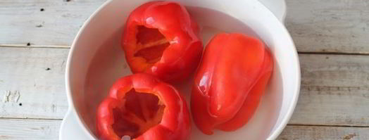 перец, фаршированный овощами, в томатной заливке. Шаг 8