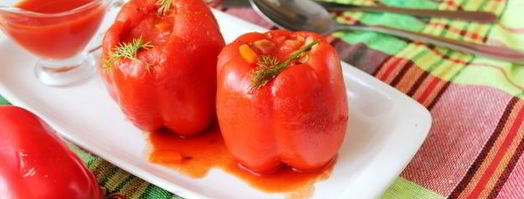 перец, фаршированный овощами, в томатной заливке. Шаг 12