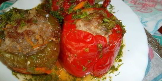 Перцы, фаршированные мясом и рисом