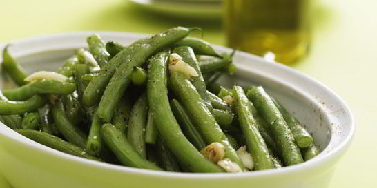 Стручковая фасоль с чесноком