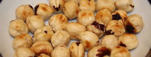 цветная капуста с фундуком и перепелиными яйцами под сырной корочкой. Шаг 2