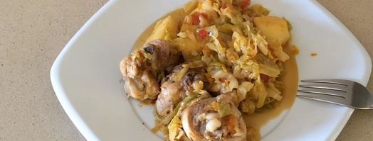 тушеная капуста с картошкой и окорочками. Шаг 15