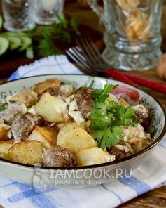 Тушеная картошка с фаршем