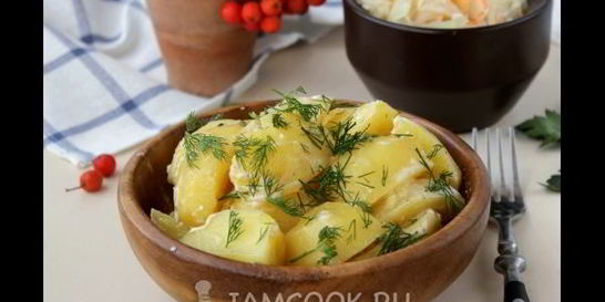 Тушеная картошка в сметане в мультиварке