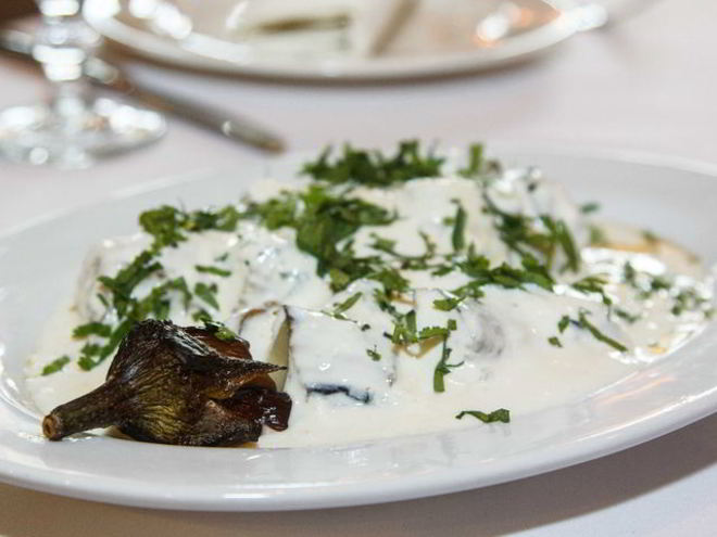 Рецепт запеченного баклажана под соусом баже