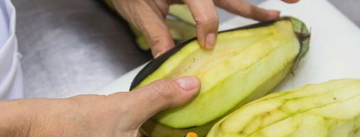 запеченный баклажан под соусом баже. Шаг 3