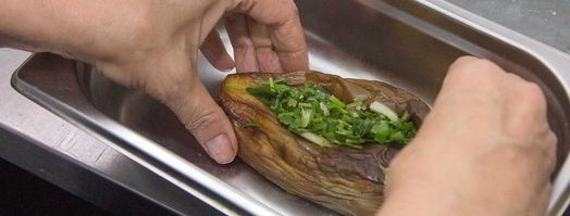 запеченный баклажан под соусом баже. Шаг 10