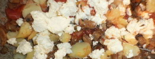 запеченный картофель с фетой, грибами и овощами. Шаг 4