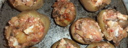 запеченный картофель с фетой, грибами и овощами. Шаг 5