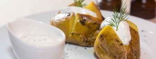 запеченный картофель со сметанным соусом. Шаг 6