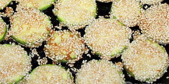 Жареные кабачки в кунжуте — гарнир