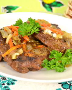 Говяжья печень с луком и морковью в мультиварке