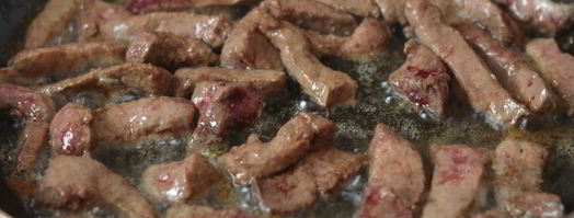 говяжья печень с яблоками и луком. Шаг 4