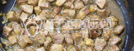 говяжья печень со сметаной и зеленью. Шаг 6