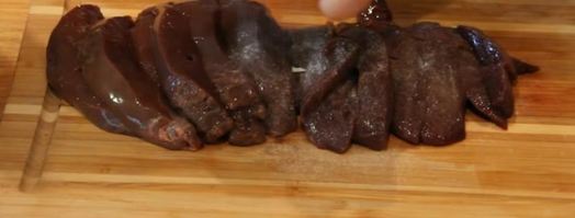 говяжья печень жареная с луком. Шаг 3