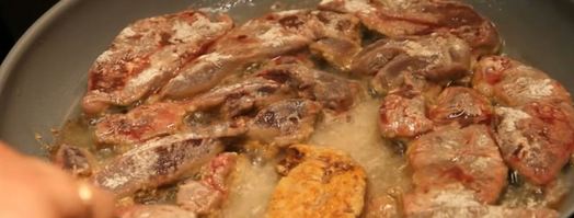 говяжья печень жареная с луком. Шаг 9