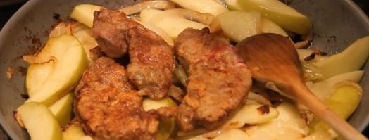 говяжья печень жареная с луком. Шаг 10