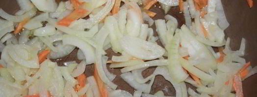 индюшиная печень с овощами в сметанном соусе в мультиварке. Шаг 2