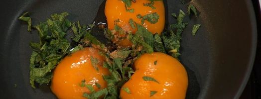 хрустящая говяжья печень с пряными персиками. Шаг 3