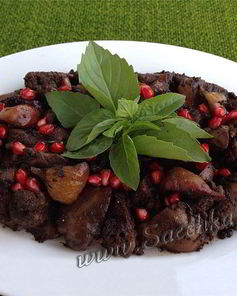 Куриная печень с инжиром и вином