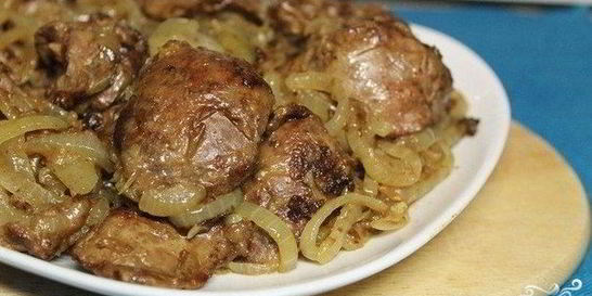 Куриная печень с луком