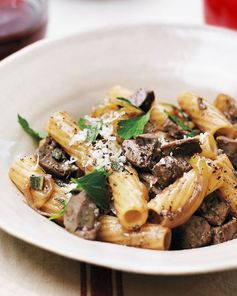 Куриная печень с макаронами