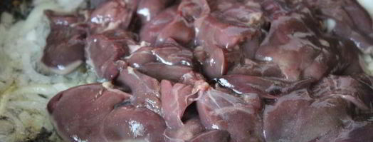 куриная печень с маслятами в сметане. Шаг 2