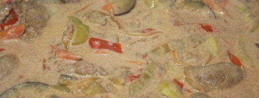 куриная печень с овощами в сметанном соусе. Шаг 12