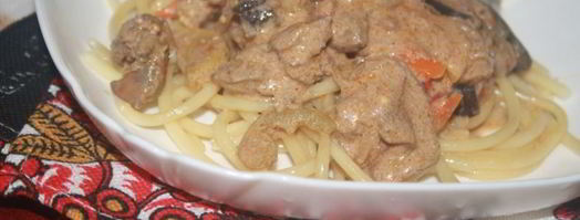 куриная печень с овощами в сметанном соусе. Шаг 13