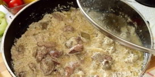 Куриная печень с подливкой