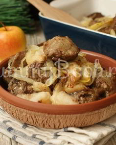 Куриная печень с яблоками