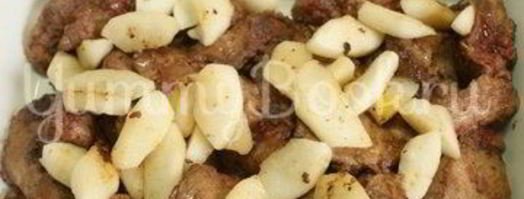 куриная печень с яблоками. Шаг 3