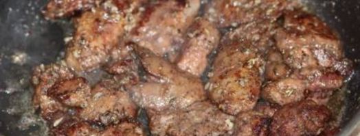 куриная печень тушеная по-итальянски с апельсином. Шаг 9