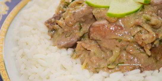 Куриная печень в кабачково-яблочном соусе