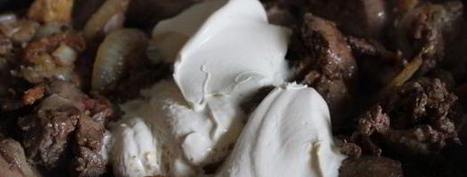 куриная печень в сметанном соусе. Шаг 5