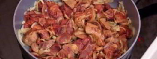 куриная печень, жаренная с луком и болгарским перцем. Шаг 5