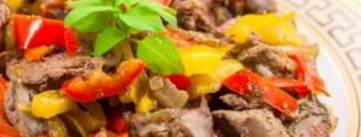 куриная печень, жаренная с луком и болгарским перцем. Шаг 8