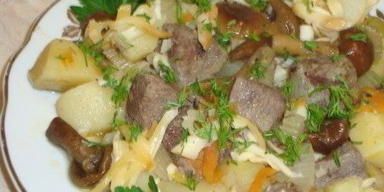 Печень говяжья тушеная