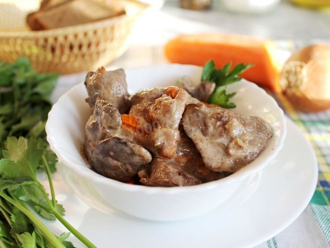 Рецепт печени индейки с морковью и луком в сметане