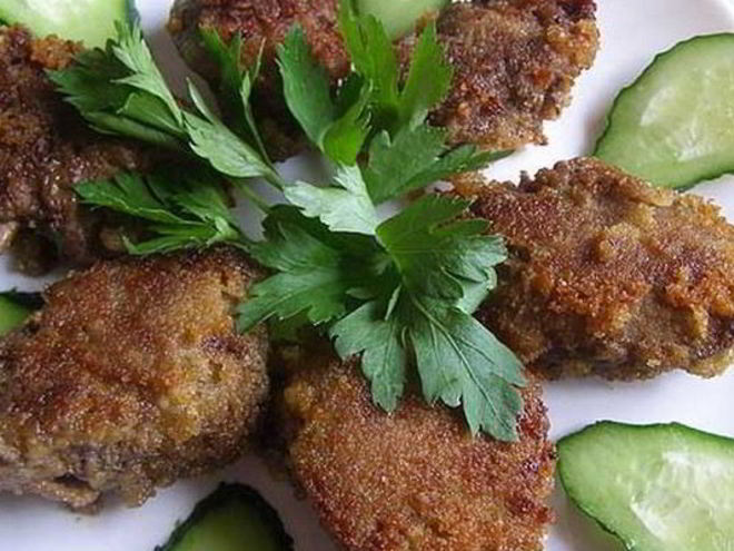 Рецепт печени индейки в вине и сухарях