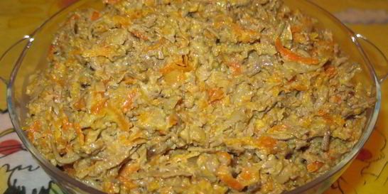 Печень с морковью и луком