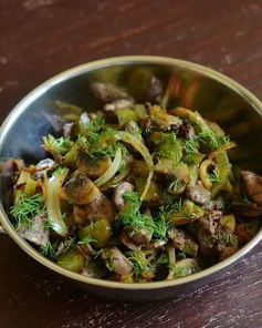 Печень с солеными огурцами