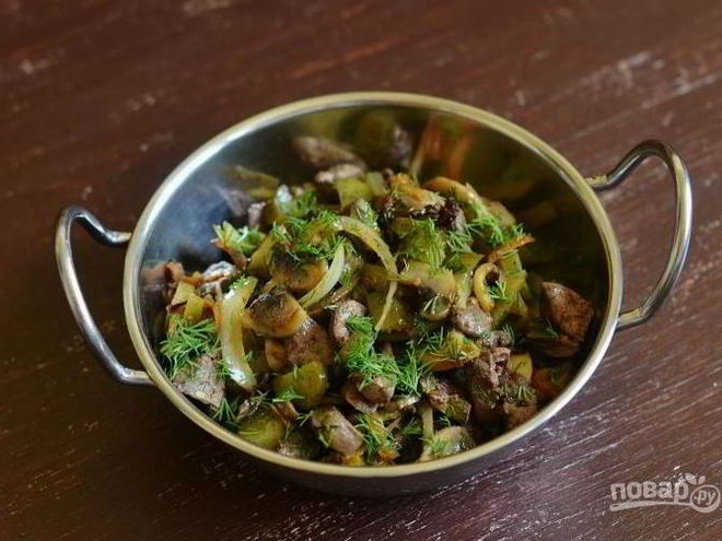 Рецепт печени с солеными огурцами