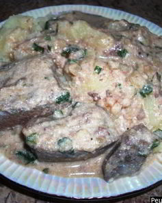 Печень свиная в соусе на сливках