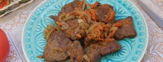 печень свиная жареная с луком и морковью. Шаг 9