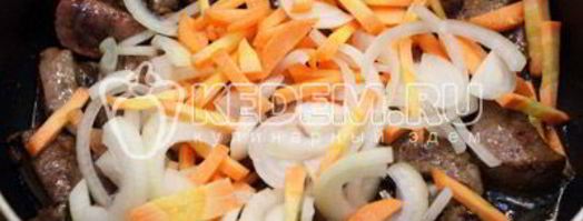 печень тушеная с грибами. Шаг 4